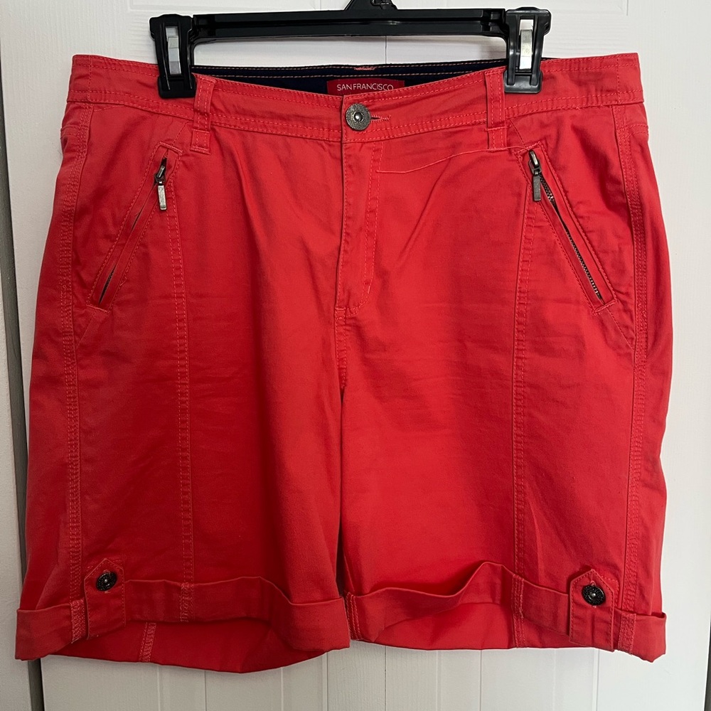 # 111 Bermuda Shorts with Structured Waistband